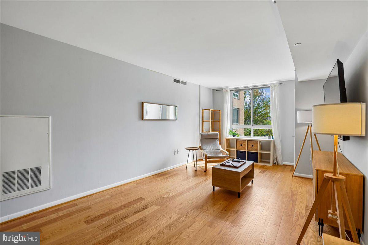 350 G STREET SW N511