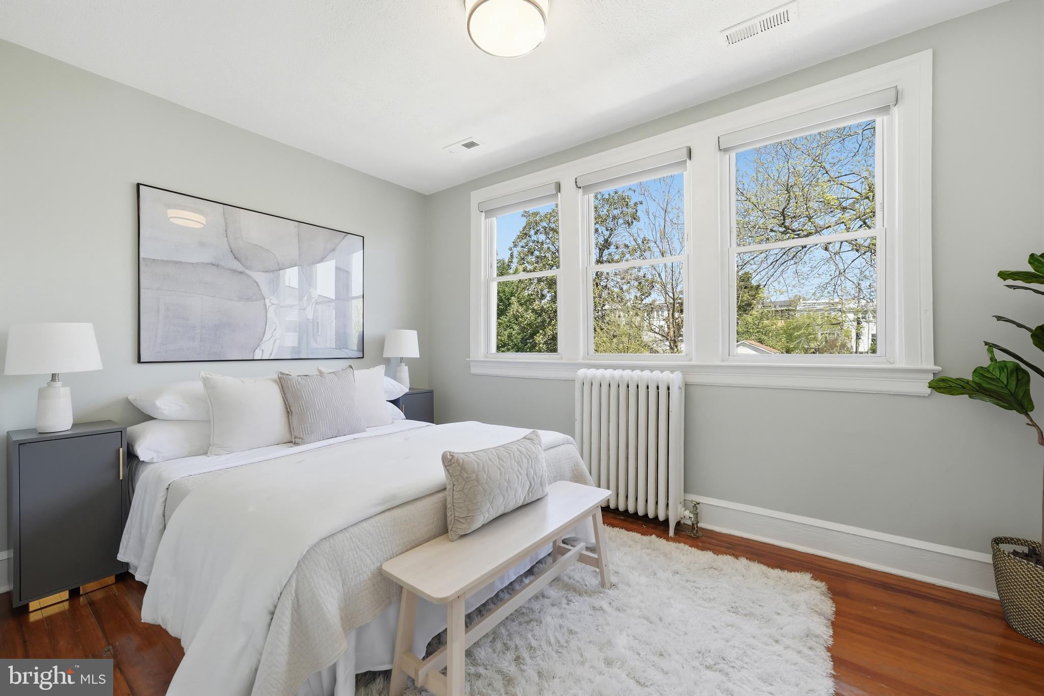 1215 HAMILTON STREET NW