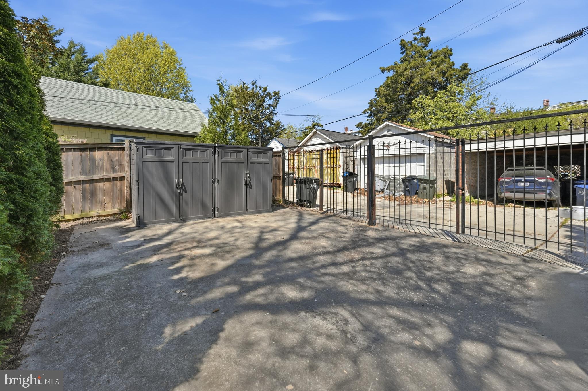 1215 HAMILTON STREET NW