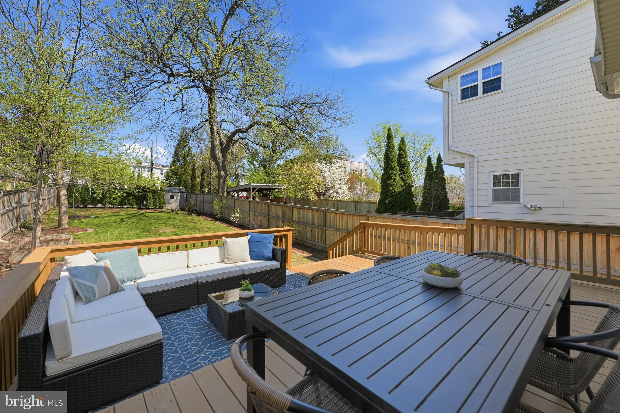 1215 HAMILTON STREET NW