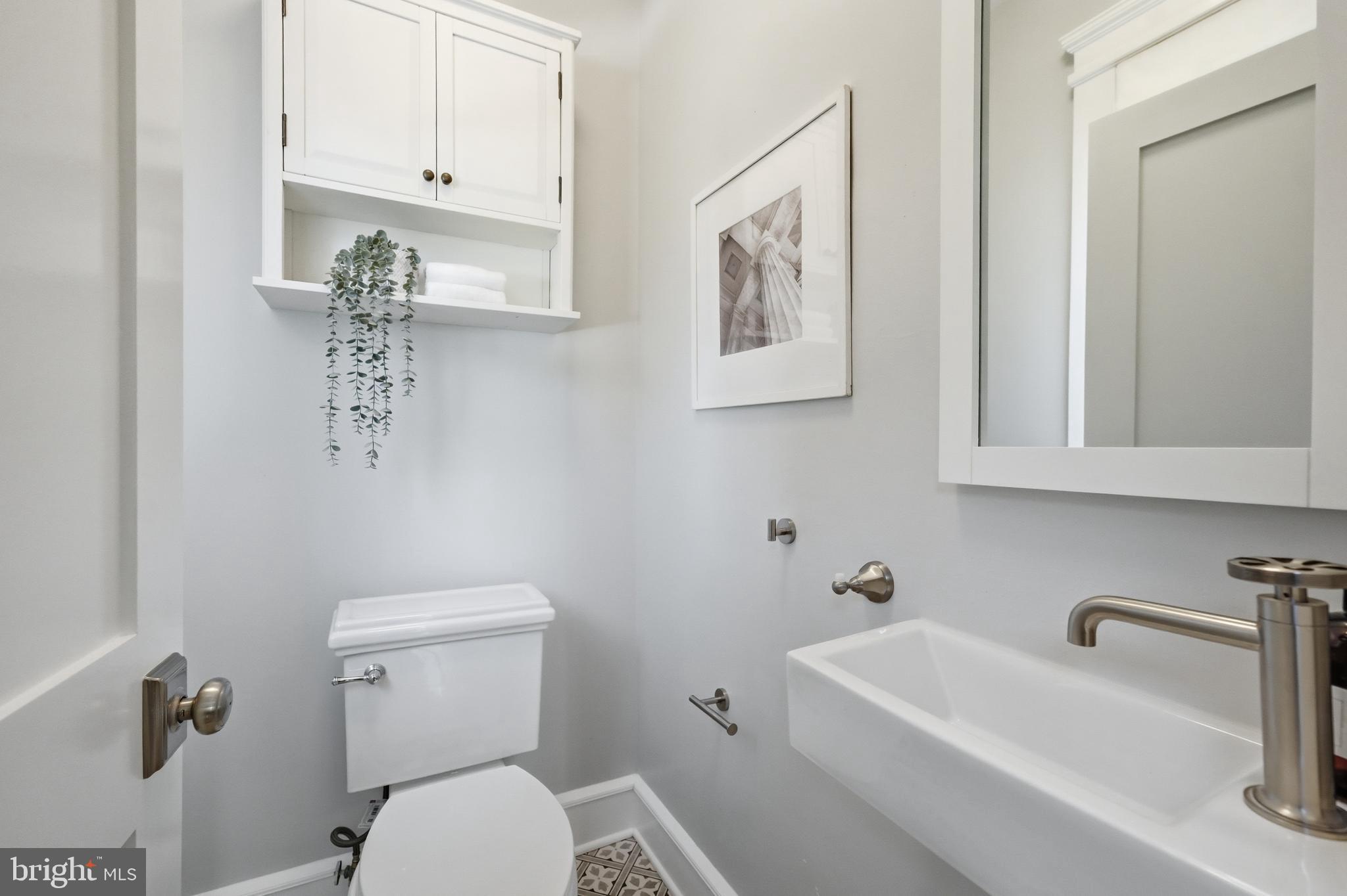 1215 HAMILTON STREET NW