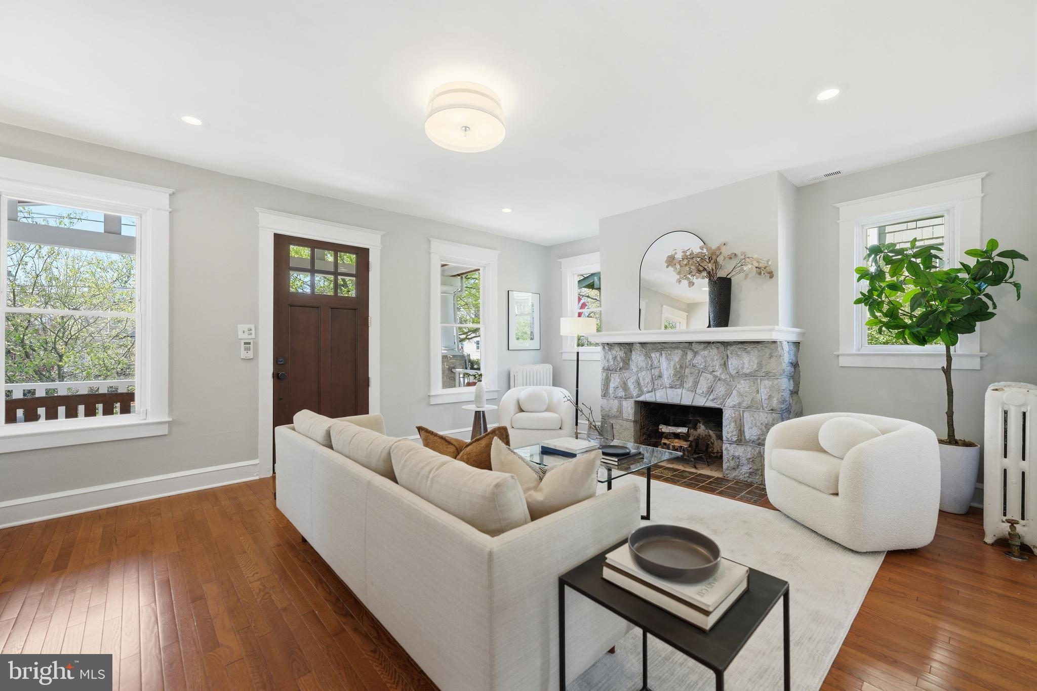 1215 HAMILTON STREET NW