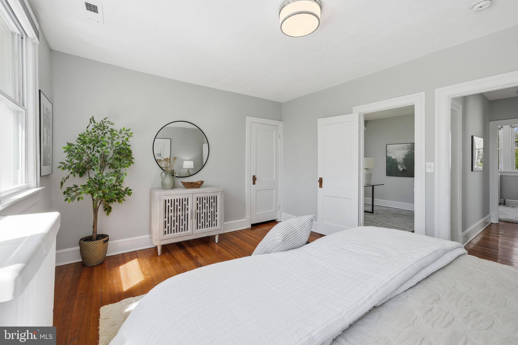 1215 HAMILTON STREET NW