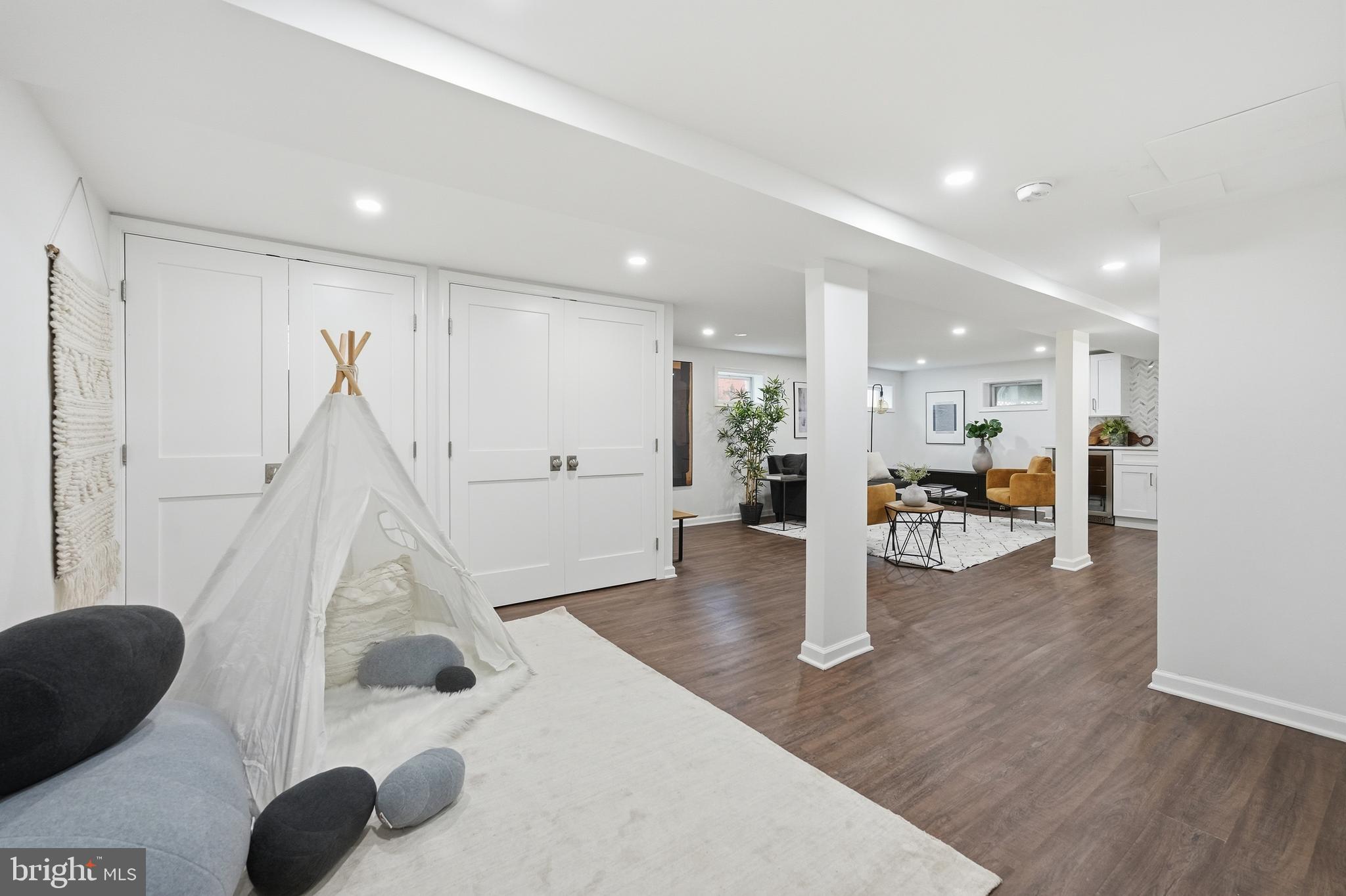 1215 HAMILTON STREET NW