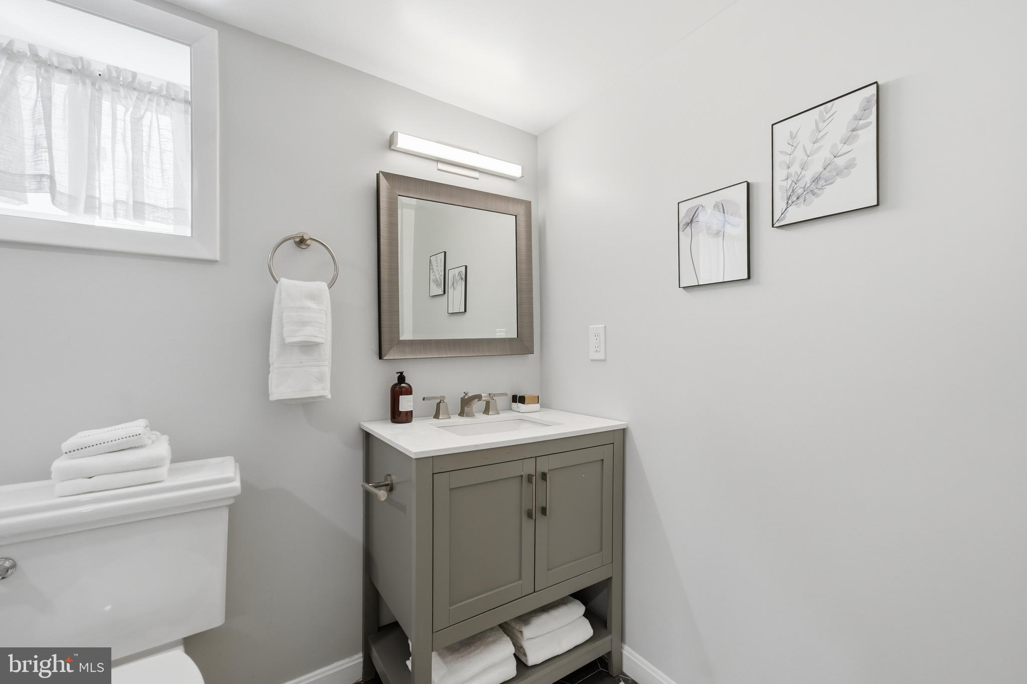 1215 HAMILTON STREET NW