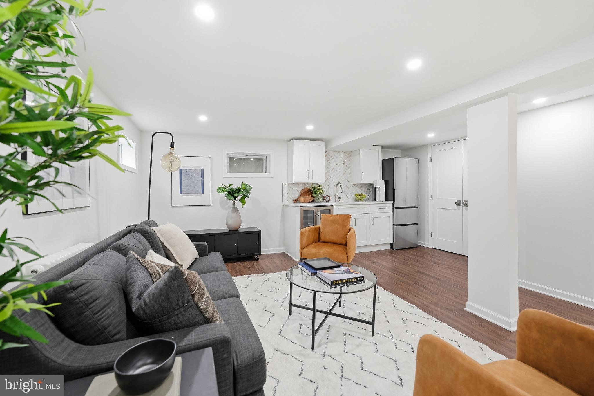 1215 HAMILTON STREET NW