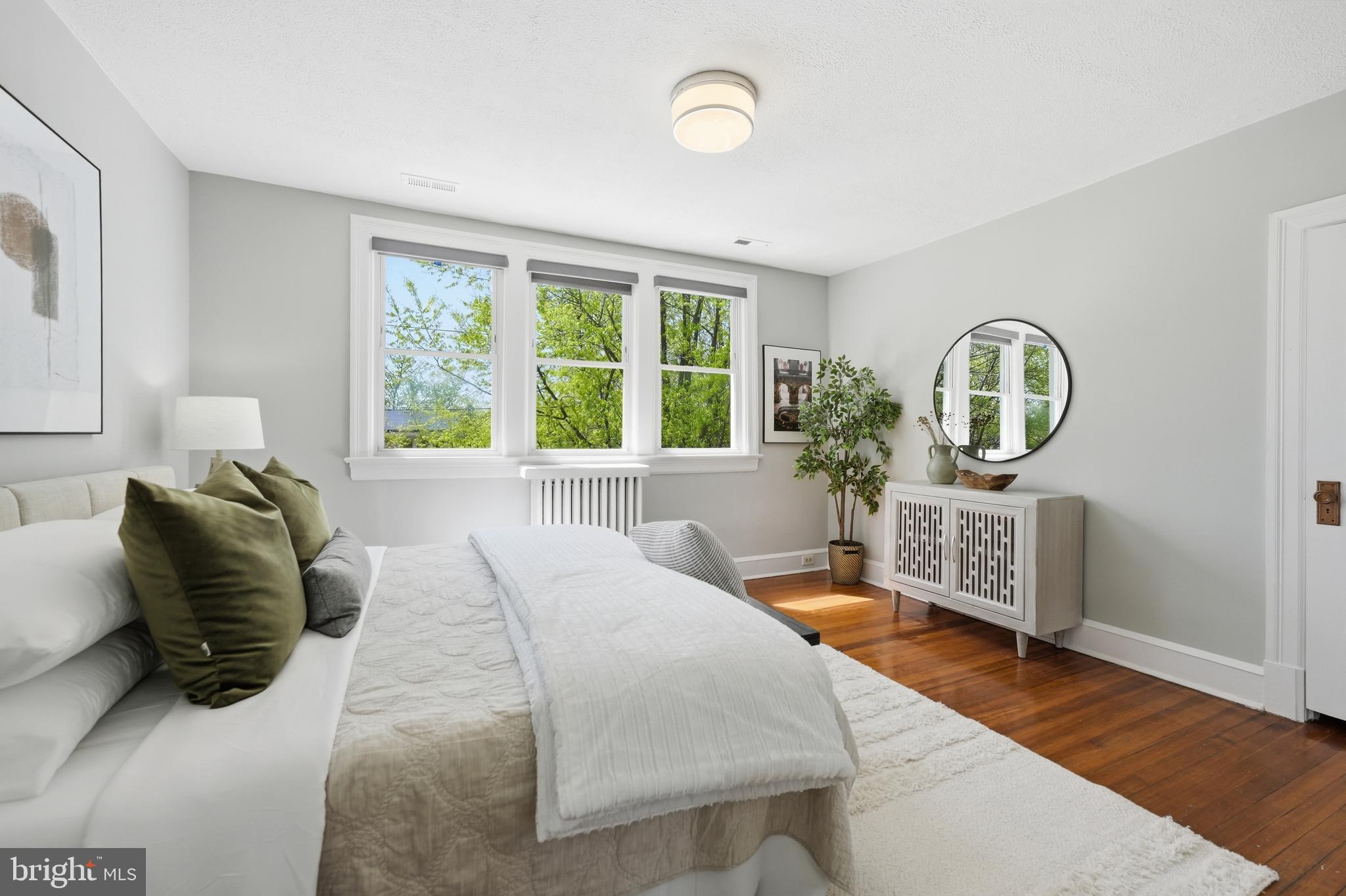 1215 HAMILTON STREET NW