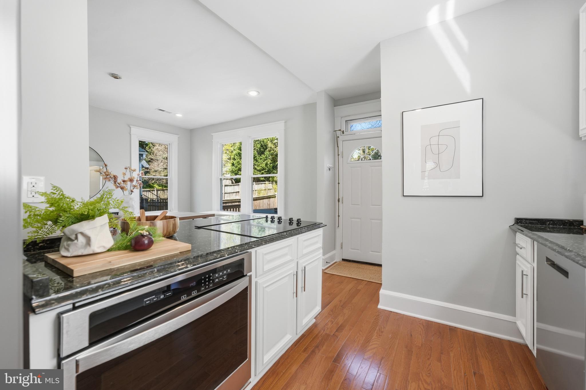 1215 HAMILTON STREET NW