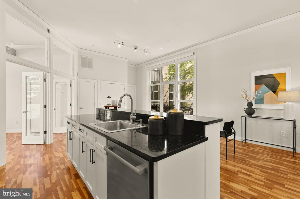 2380 CHAMPLAIN STREET NW Unit: 203