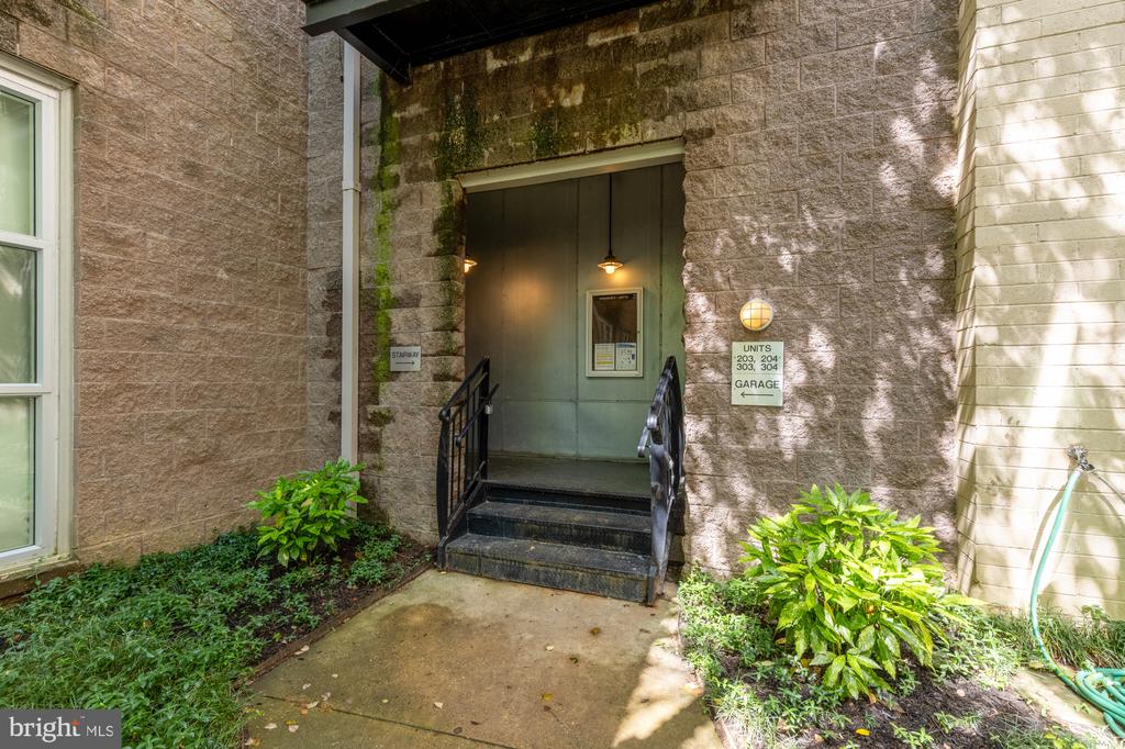 2380 CHAMPLAIN STREET NW Unit: 203