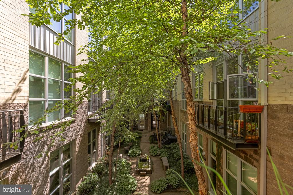 2380 CHAMPLAIN STREET NW Unit: 203