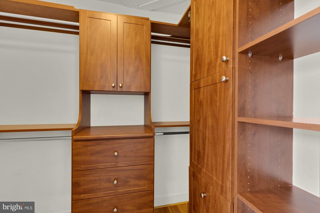 2380 CHAMPLAIN STREET NW Unit: 203