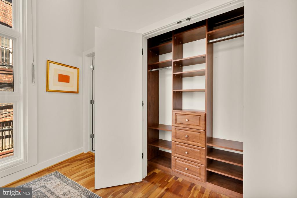 2380 CHAMPLAIN STREET NW Unit: 203