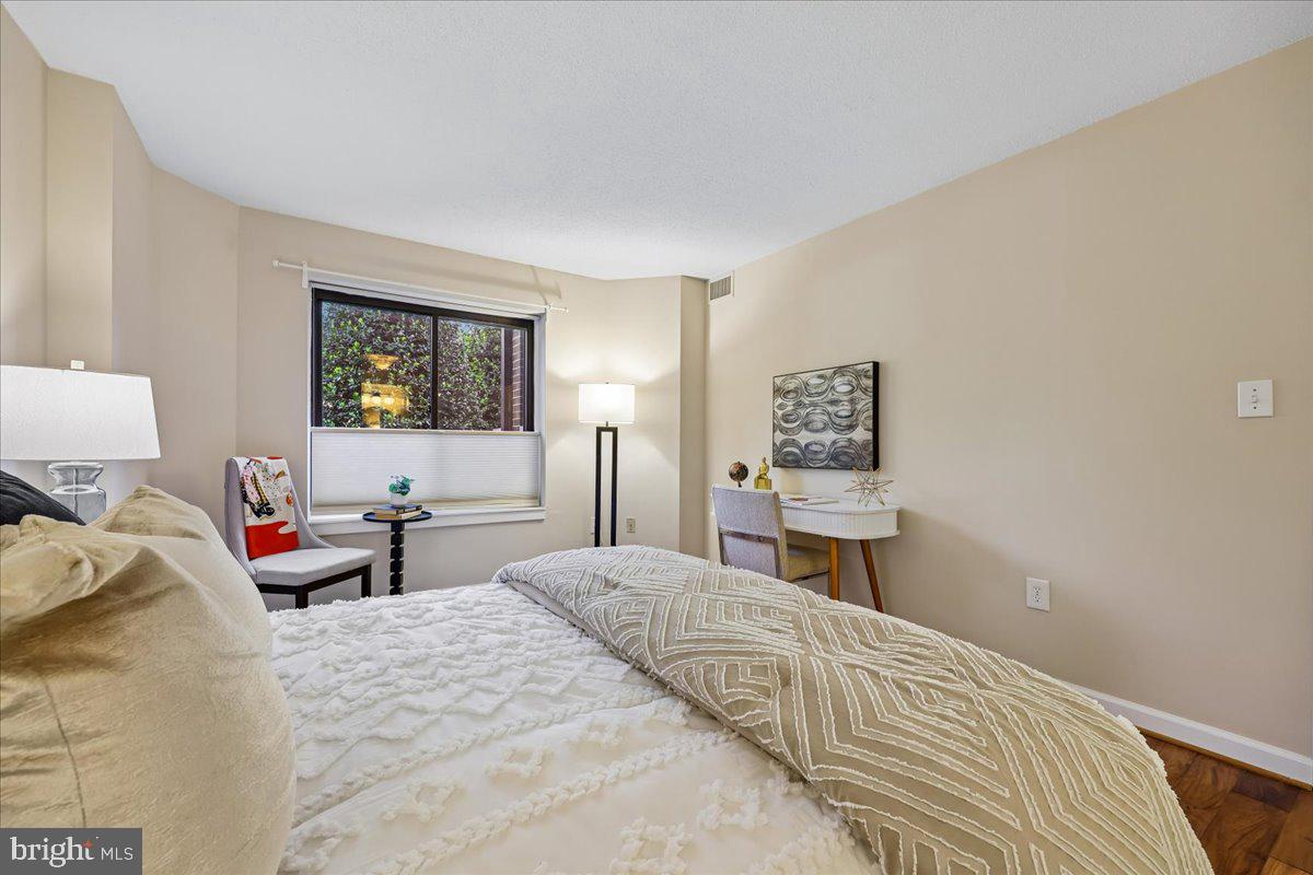 2111 WISCONSIN AVENUE NW 118