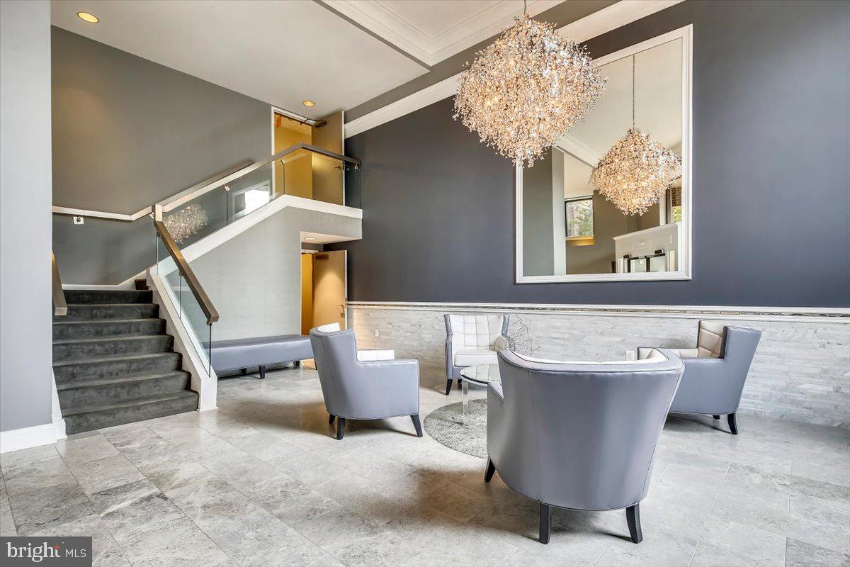 2111 WISCONSIN AVENUE NW 118