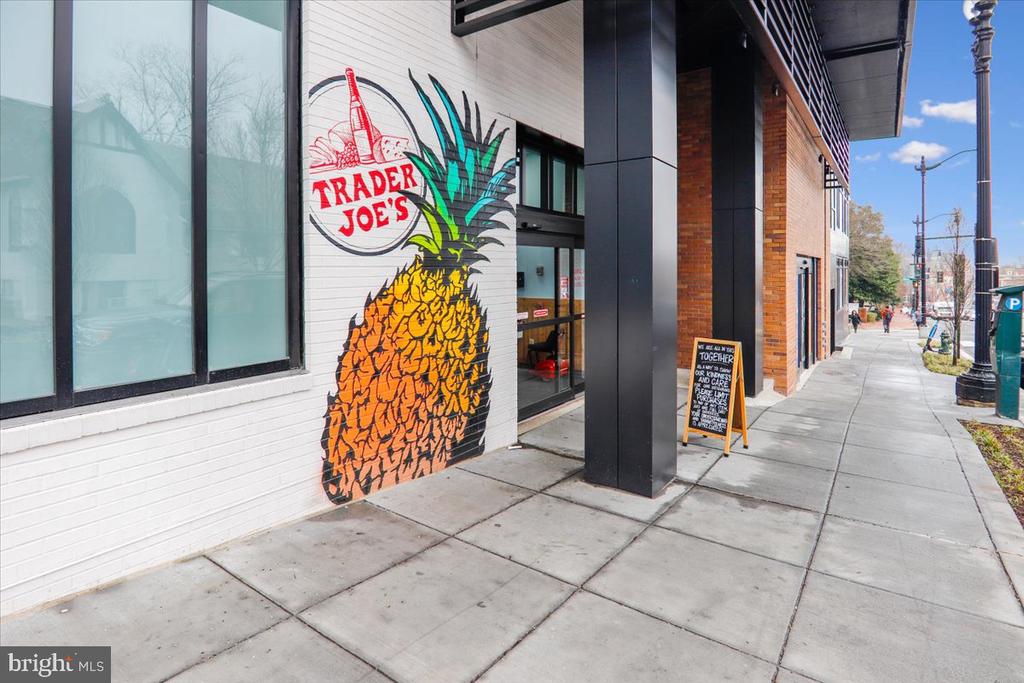 2111 WISCONSIN AVENUE NW 118