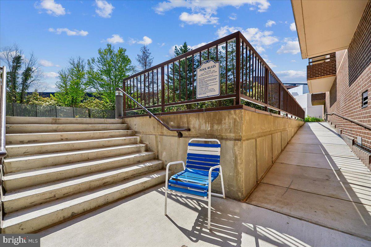 2111 WISCONSIN AVENUE NW 118