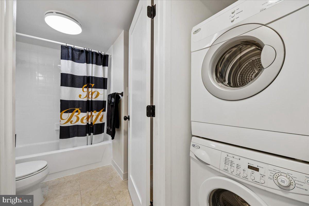 2111 WISCONSIN AVENUE NW 118