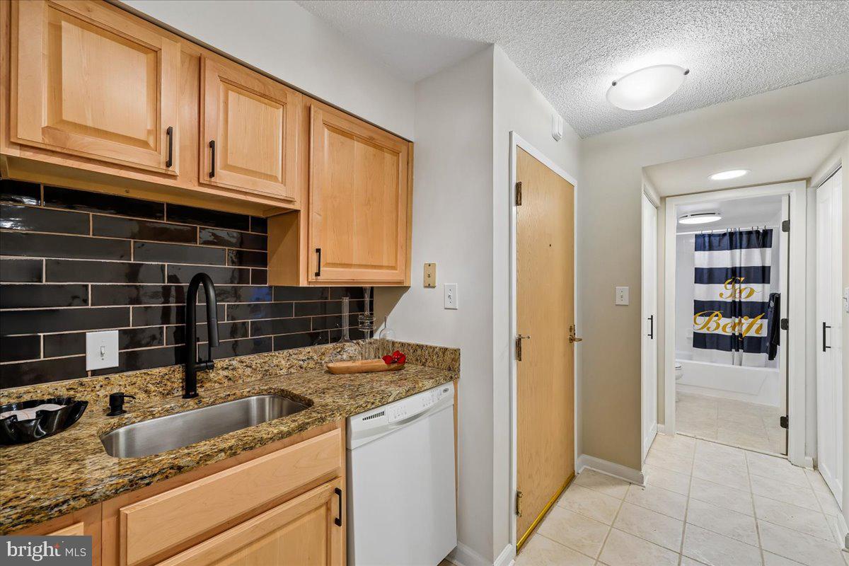 2111 WISCONSIN AVENUE NW 118