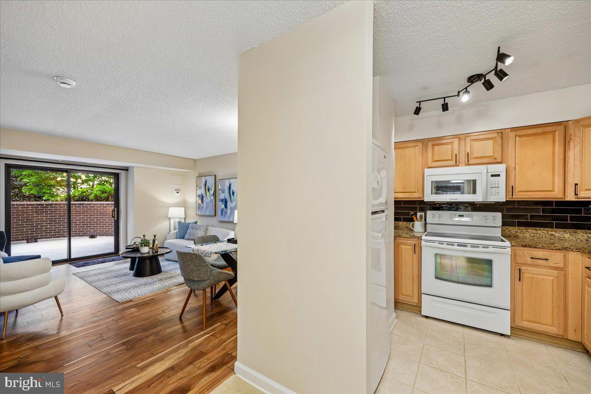 2111 WISCONSIN AVENUE NW 118