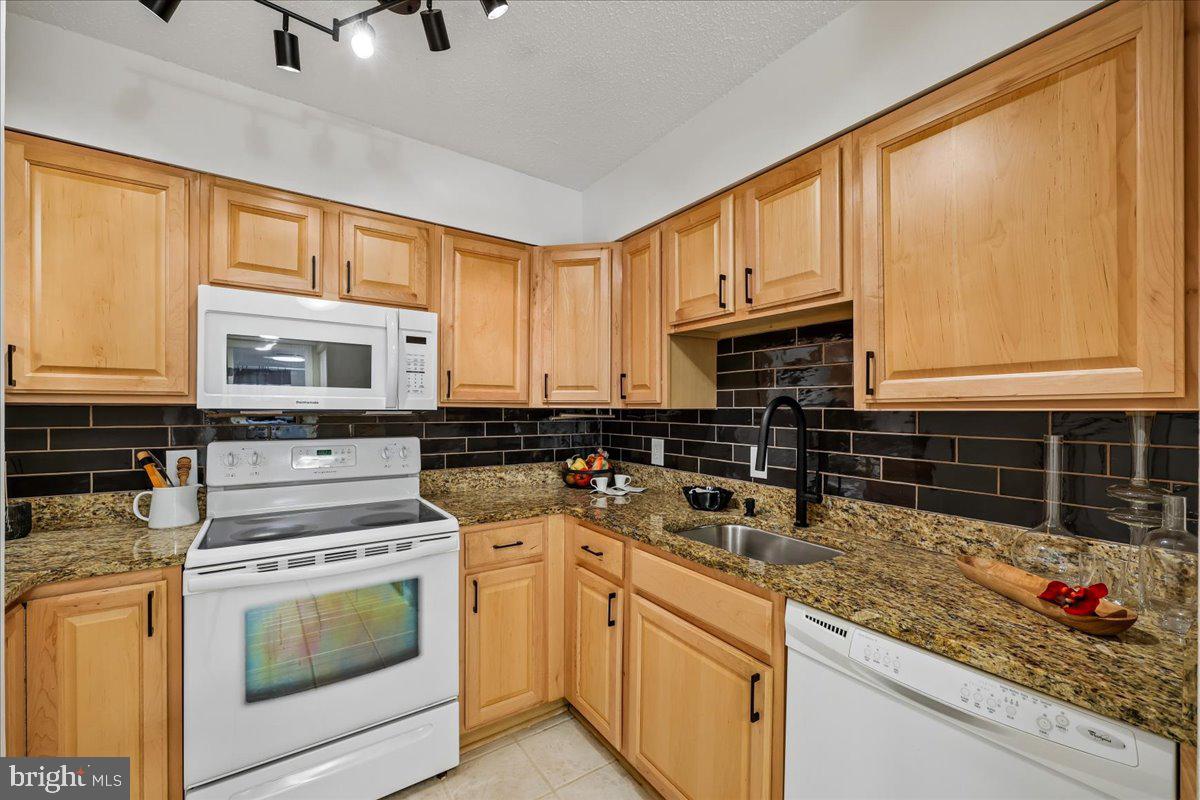 2111 WISCONSIN AVENUE NW 118