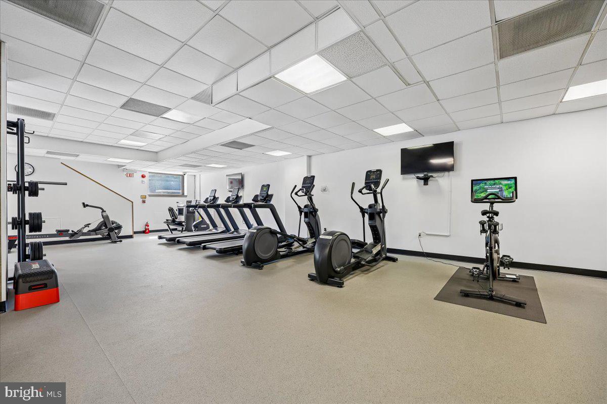 2111 WISCONSIN AVENUE NW 118