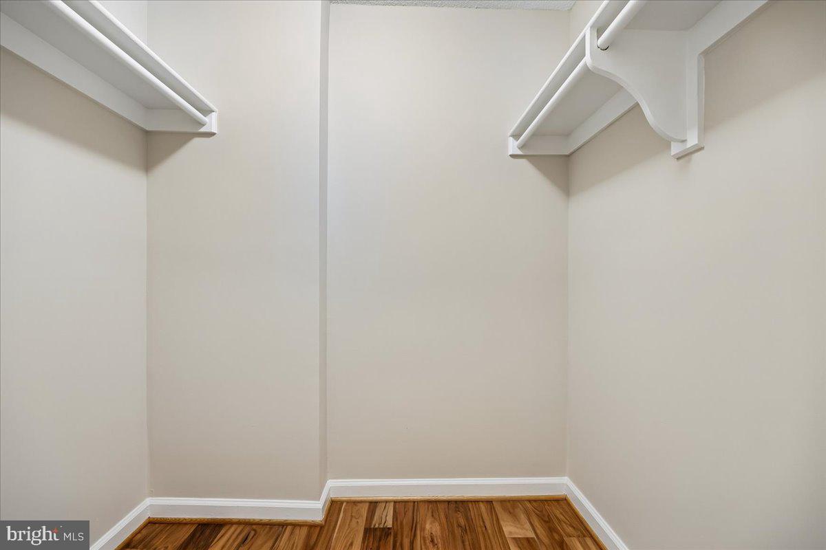 2111 WISCONSIN AVENUE NW 118