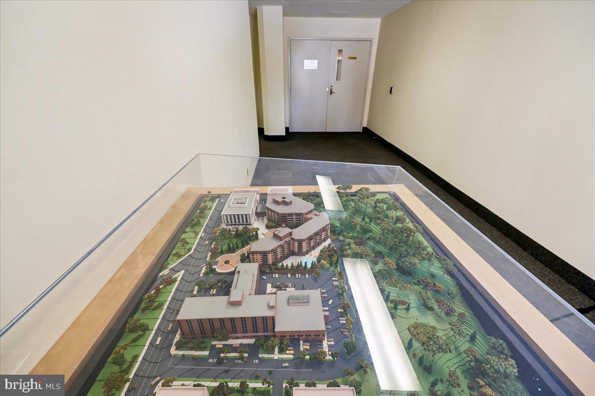 2111 WISCONSIN AVENUE NW 118