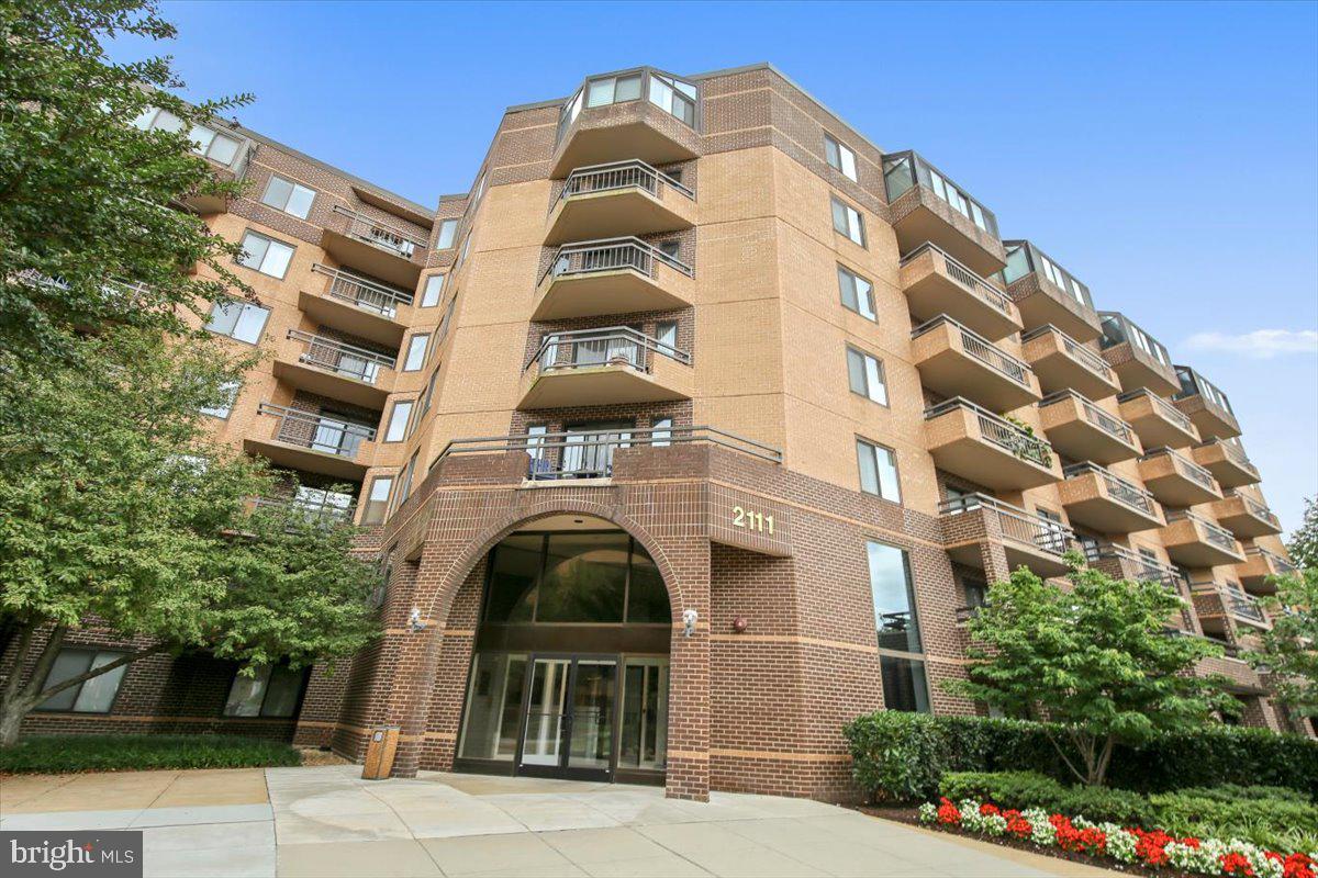 2111 WISCONSIN AVENUE NW 118