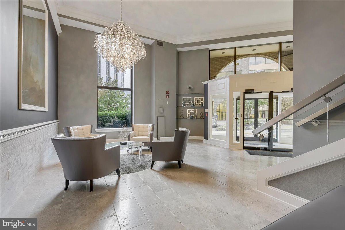 2111 WISCONSIN AVENUE NW 118