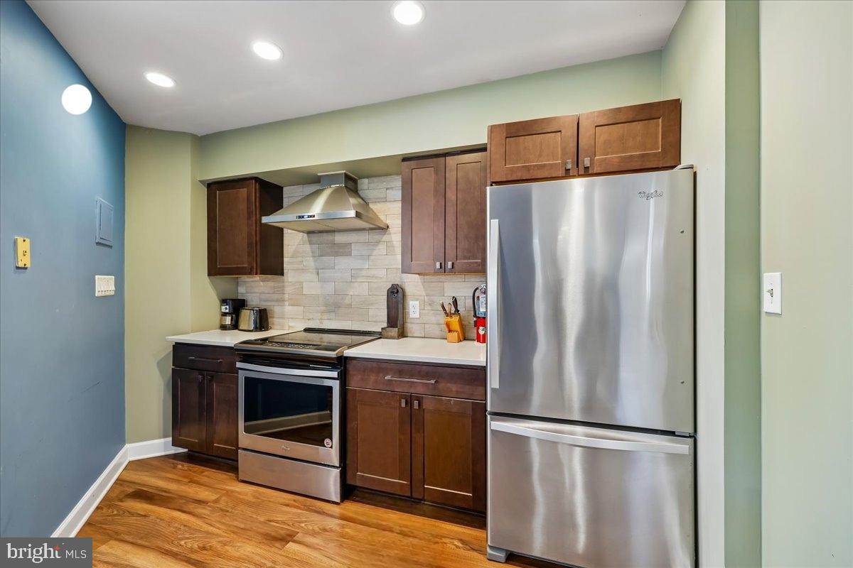 2111 WISCONSIN AVENUE NW 118