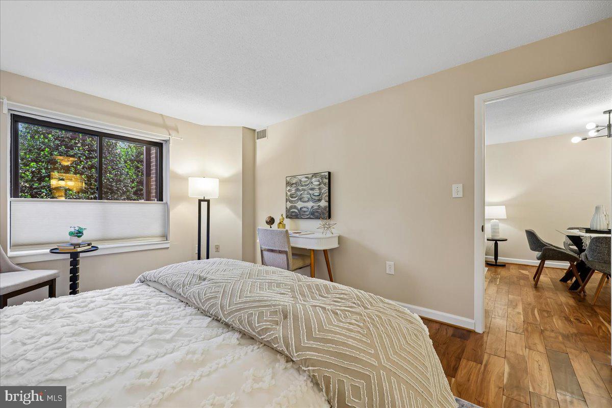 2111 WISCONSIN AVENUE NW 118