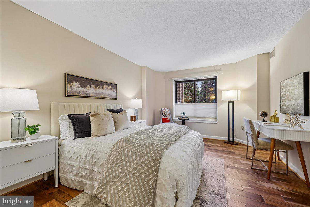 2111 WISCONSIN AVENUE NW 118