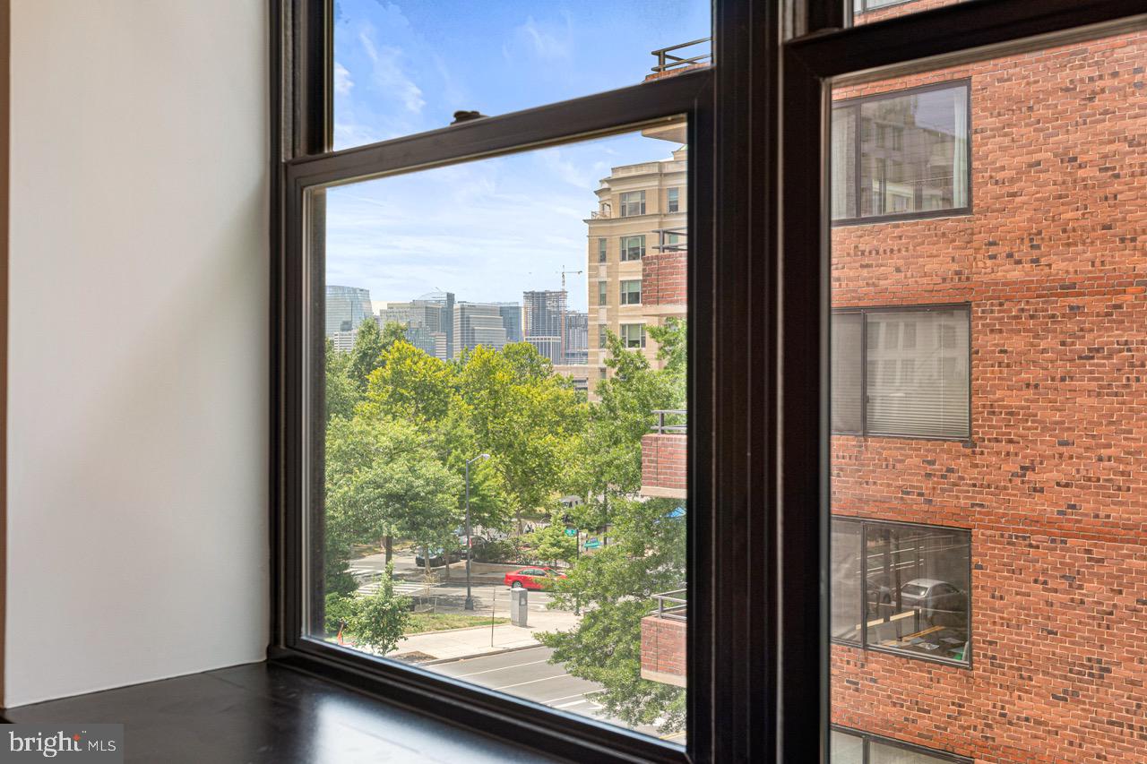 2525 PENNSYLVANIA AVENUE NW 303