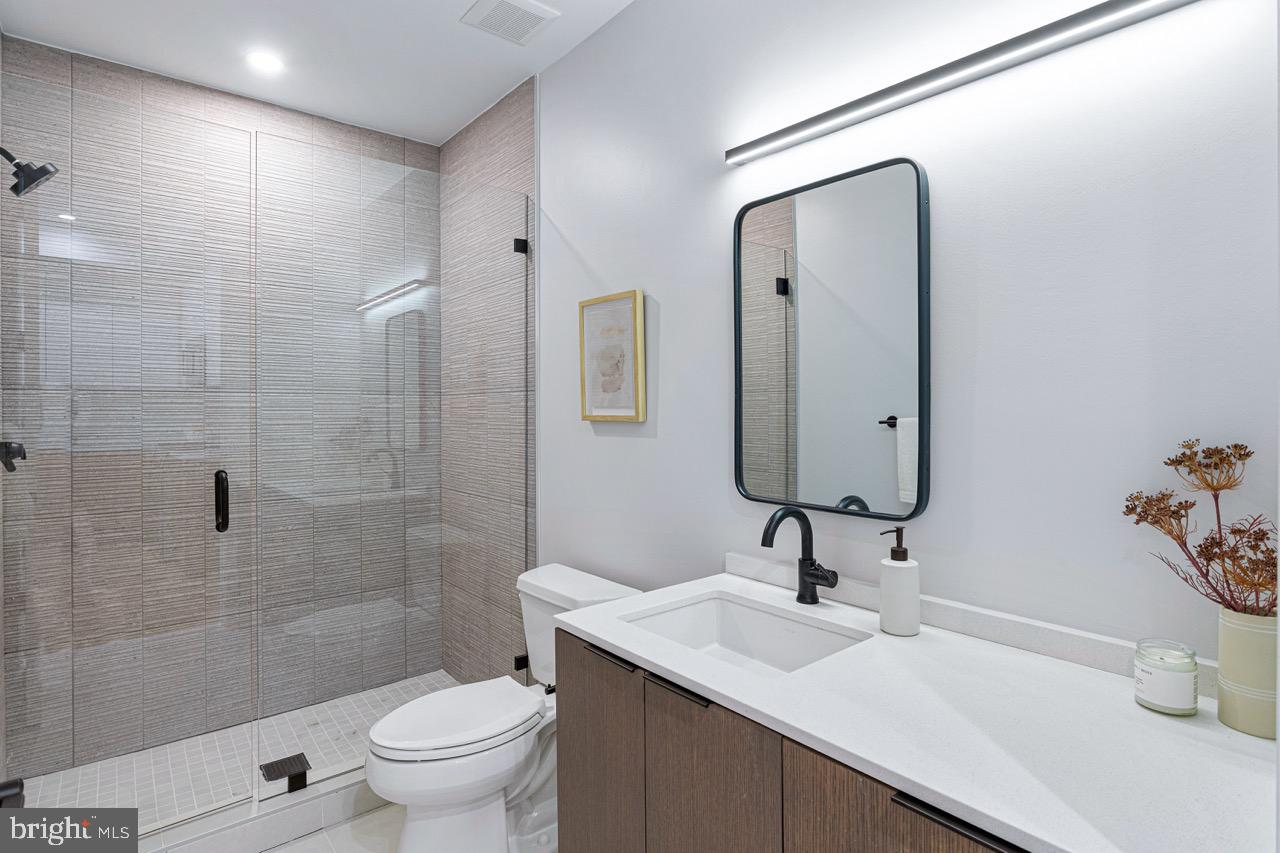 2525 PENNSYLVANIA AVENUE NW 303