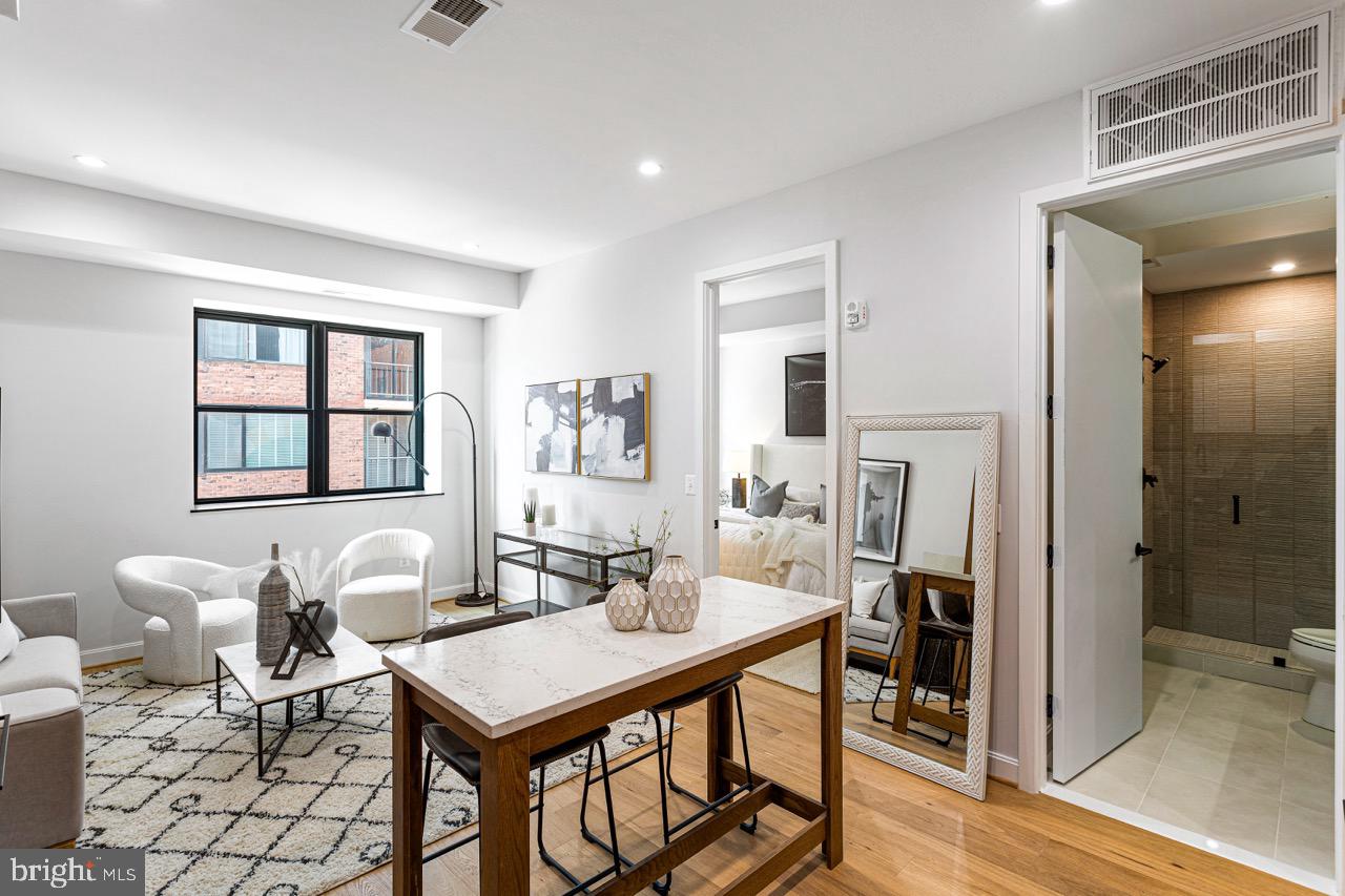 2525 PENNSYLVANIA AVENUE NW 303