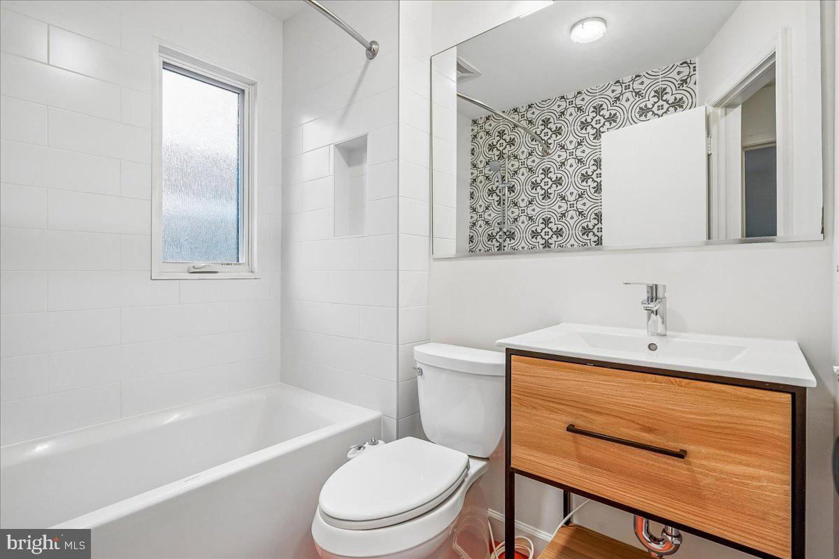 2910 UPTON STREET NW