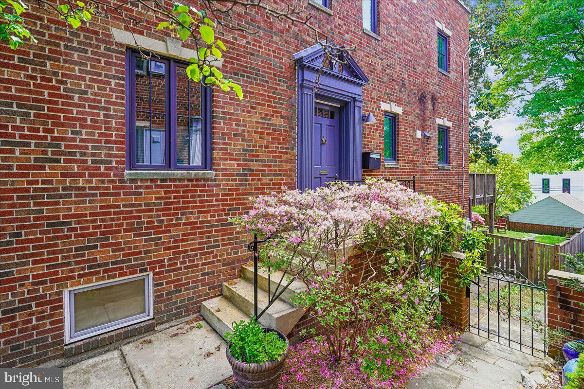 2910 UPTON STREET NW