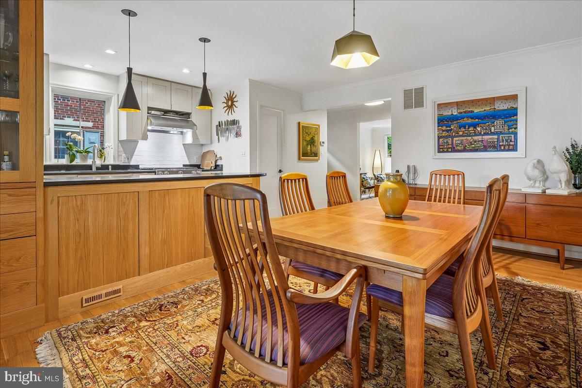 2910 UPTON STREET NW