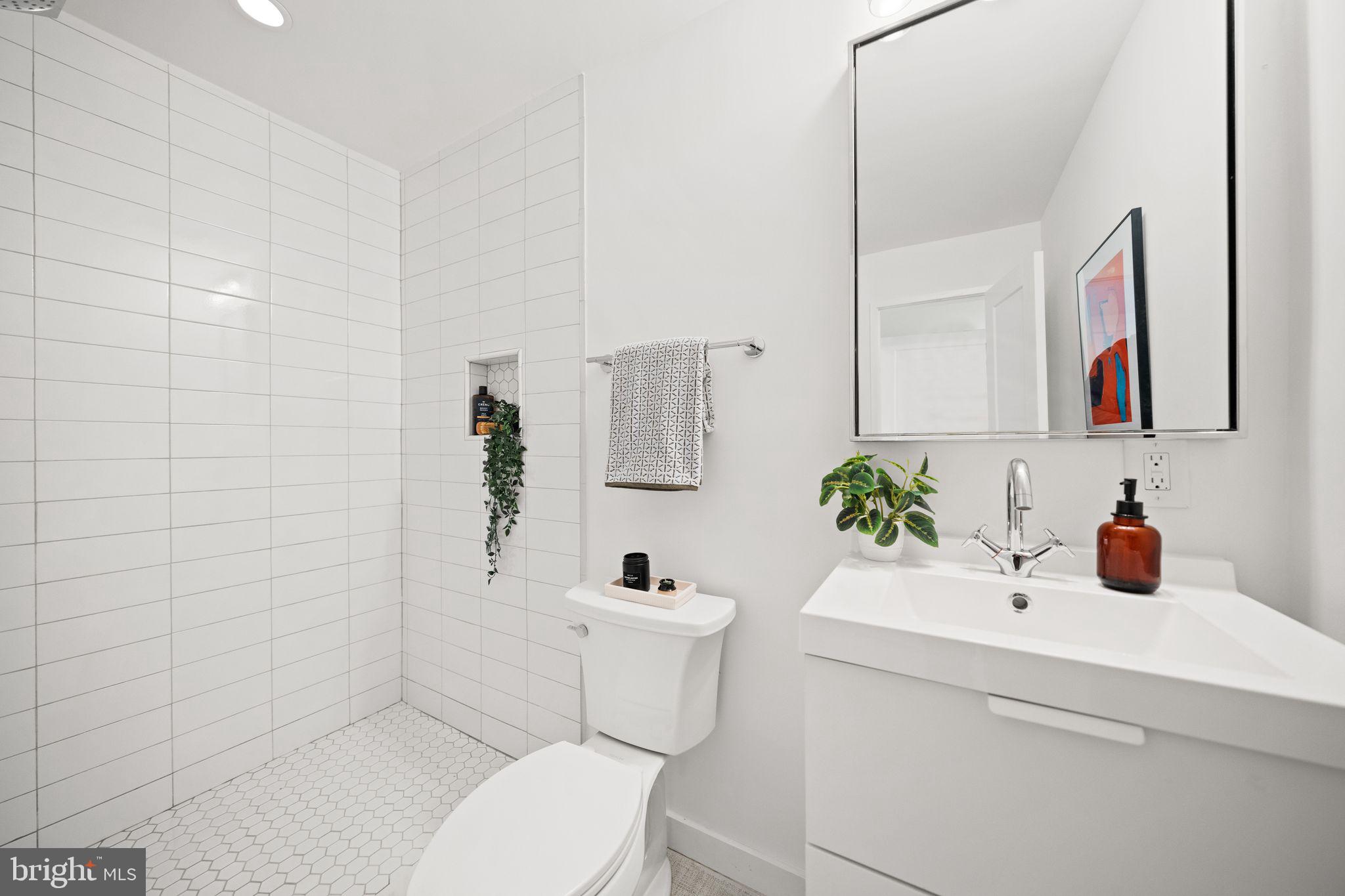 731 FAIRMONT STREET NW 2