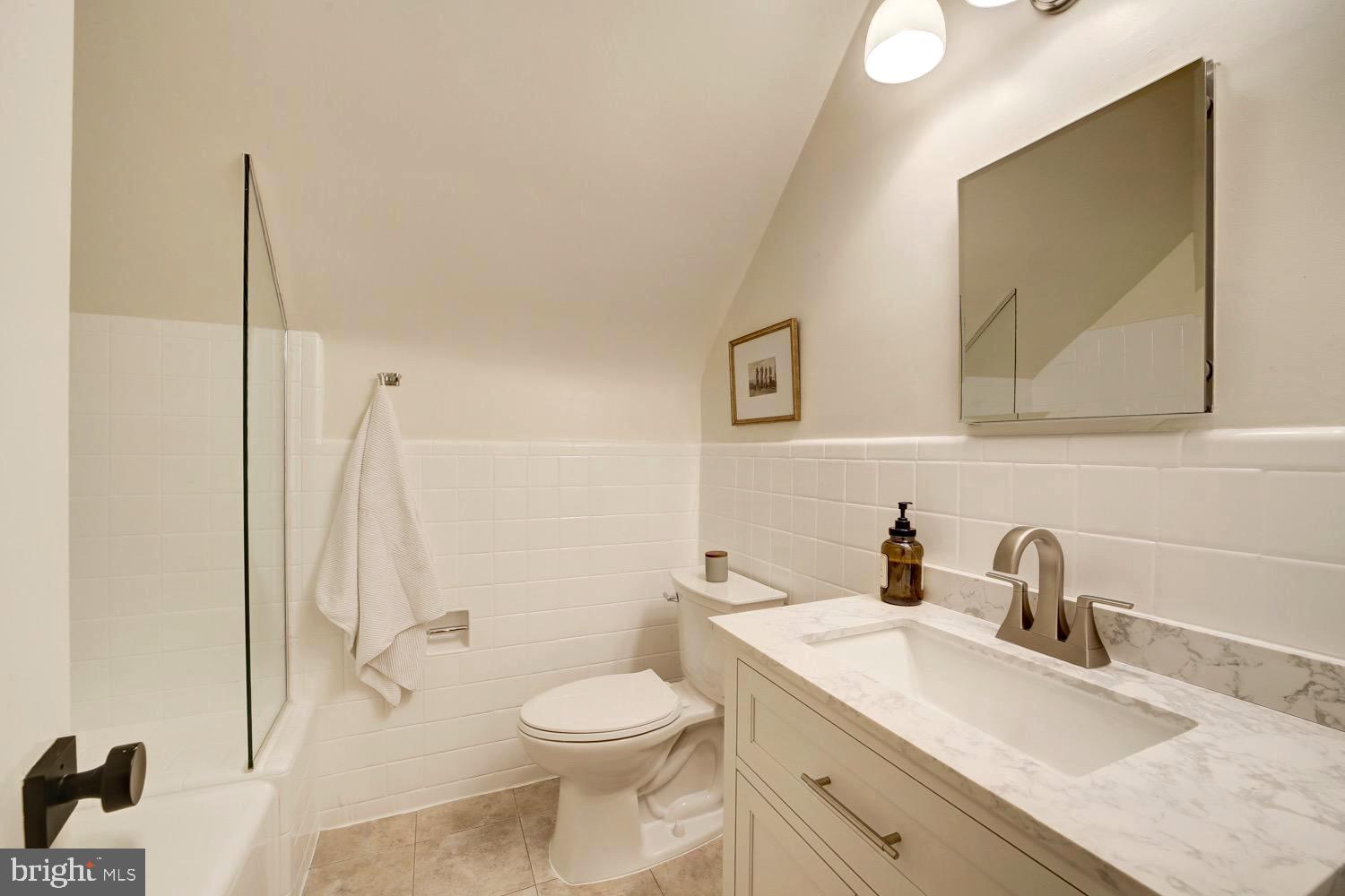 2824 ELLICOTT STREET NW