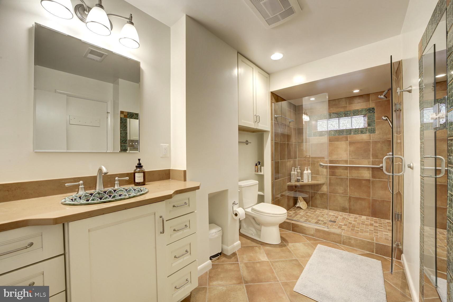 2824 ELLICOTT STREET NW