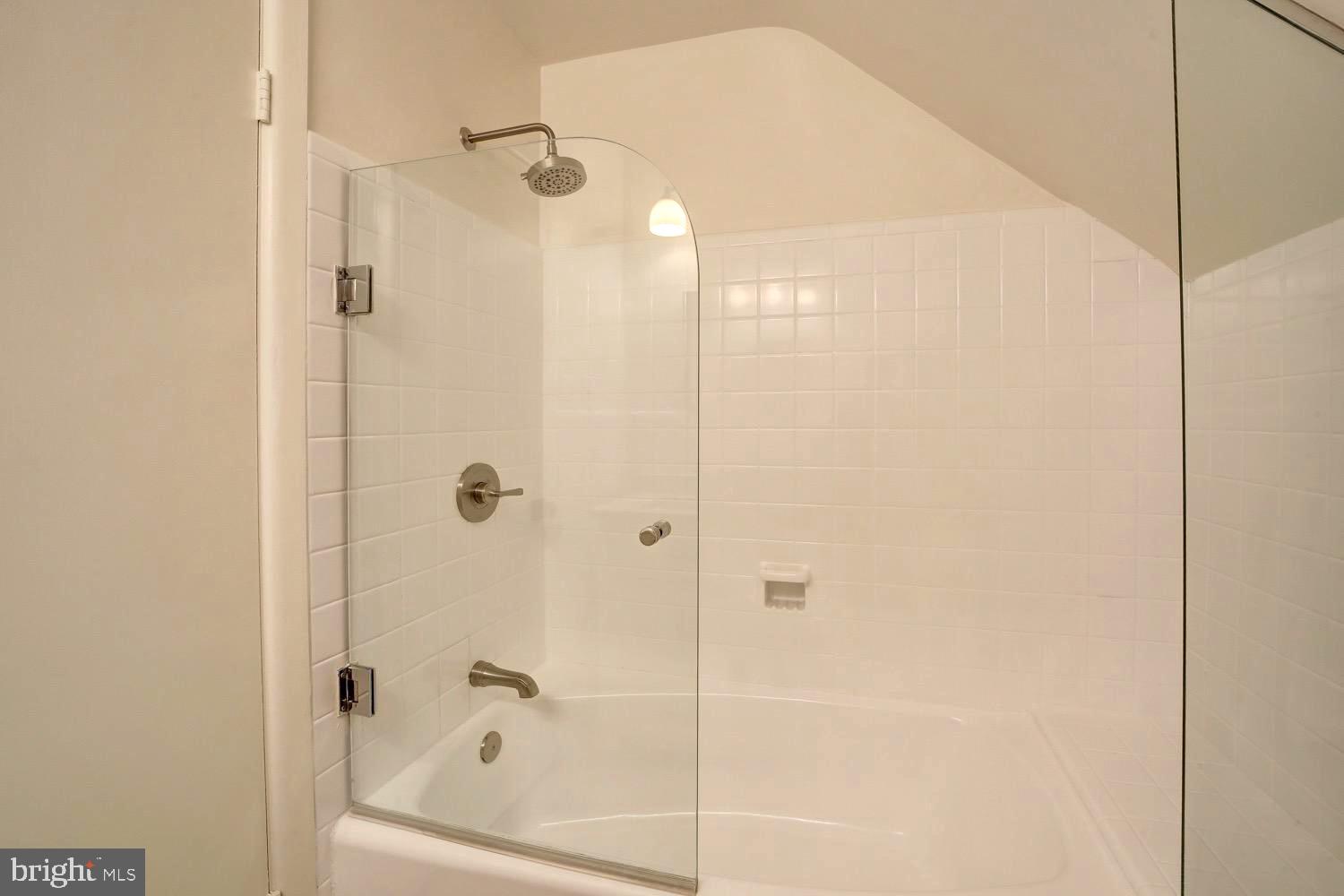 2824 ELLICOTT STREET NW