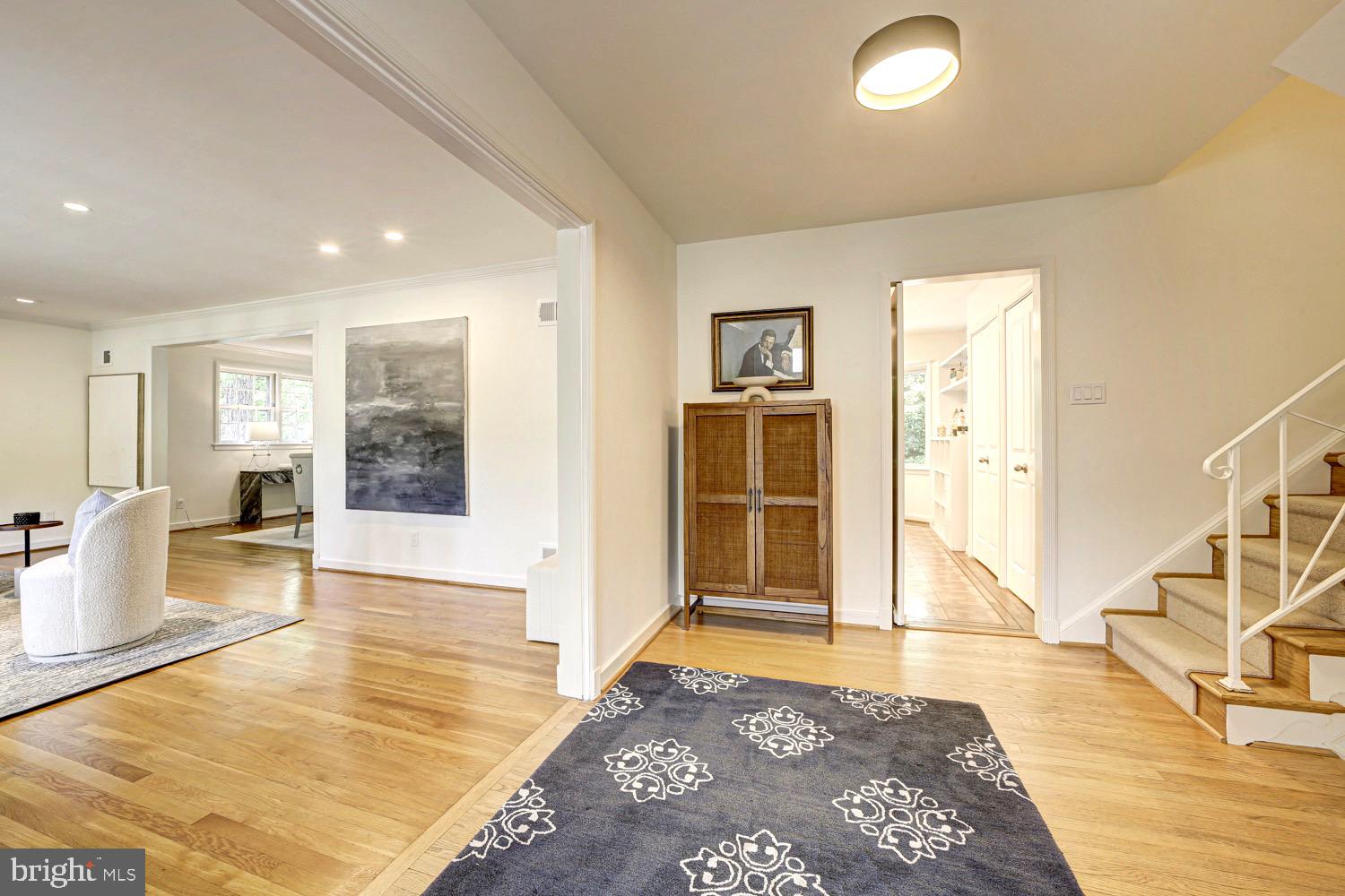 2824 ELLICOTT STREET NW