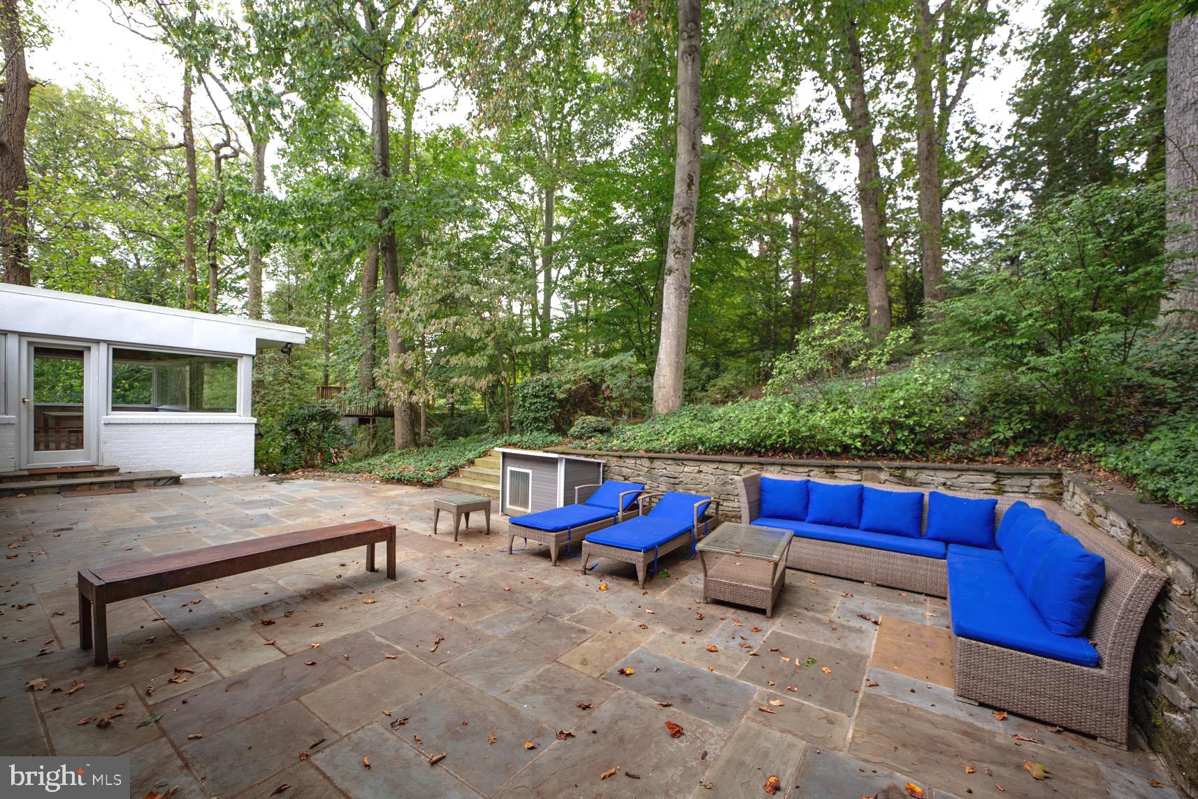 2824 ELLICOTT STREET NW