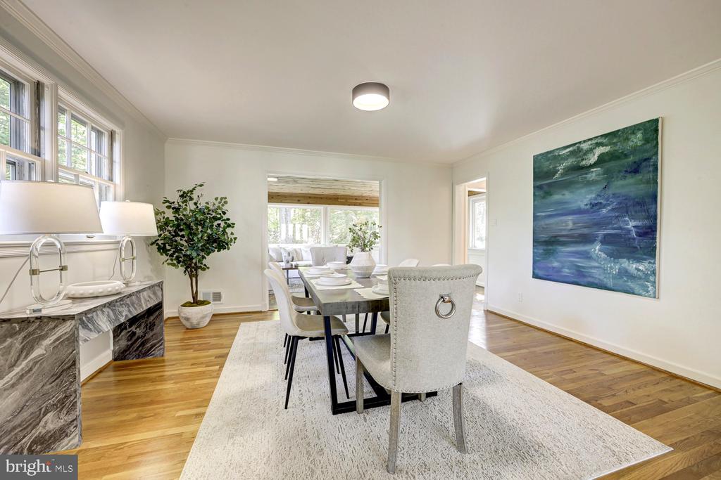 2824 ELLICOTT STREET NW