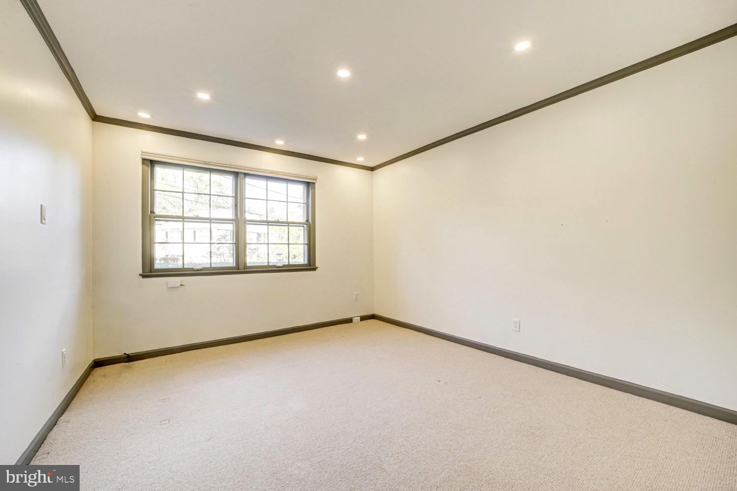 2824 ELLICOTT STREET NW