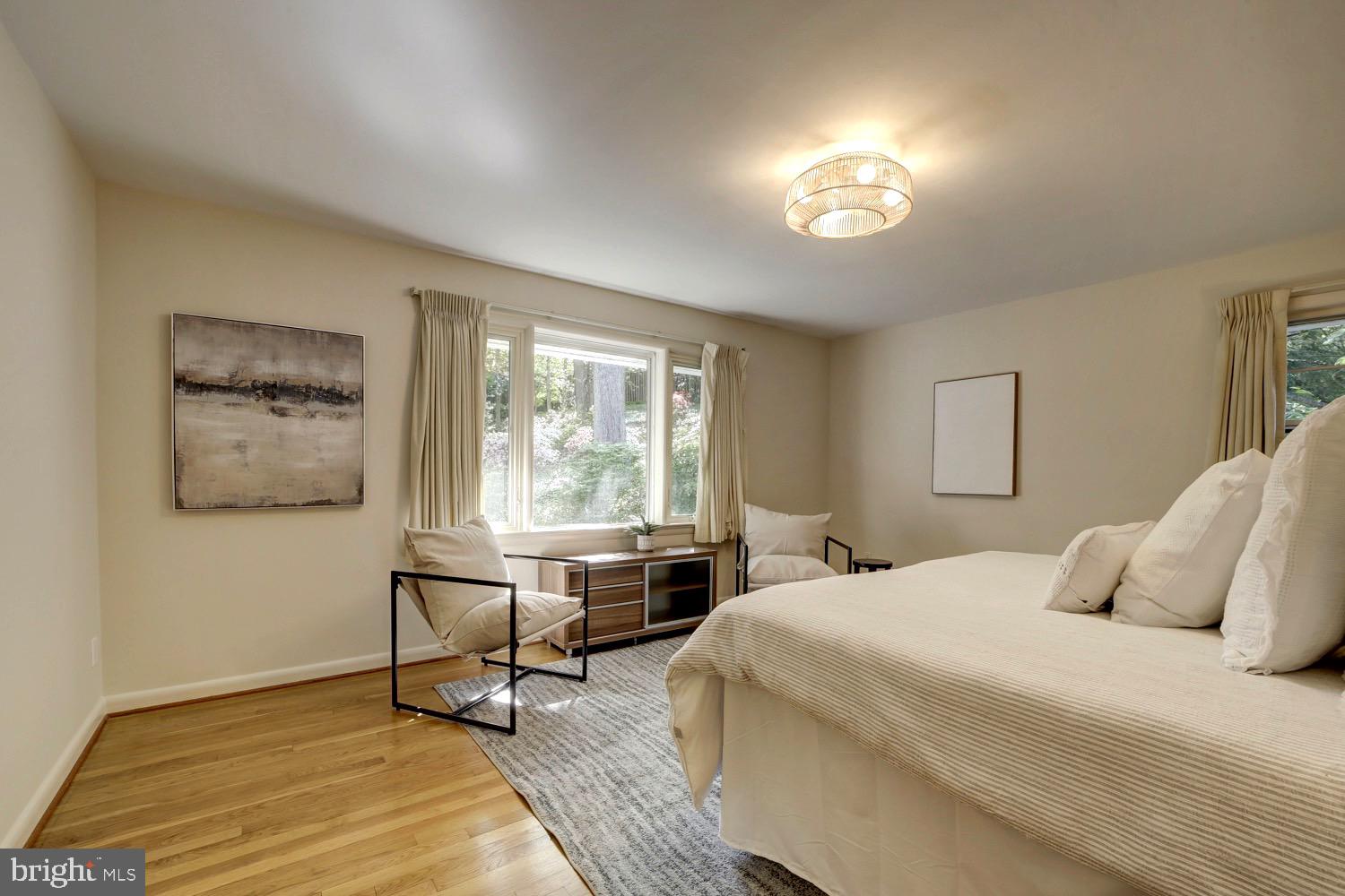 2824 ELLICOTT STREET NW