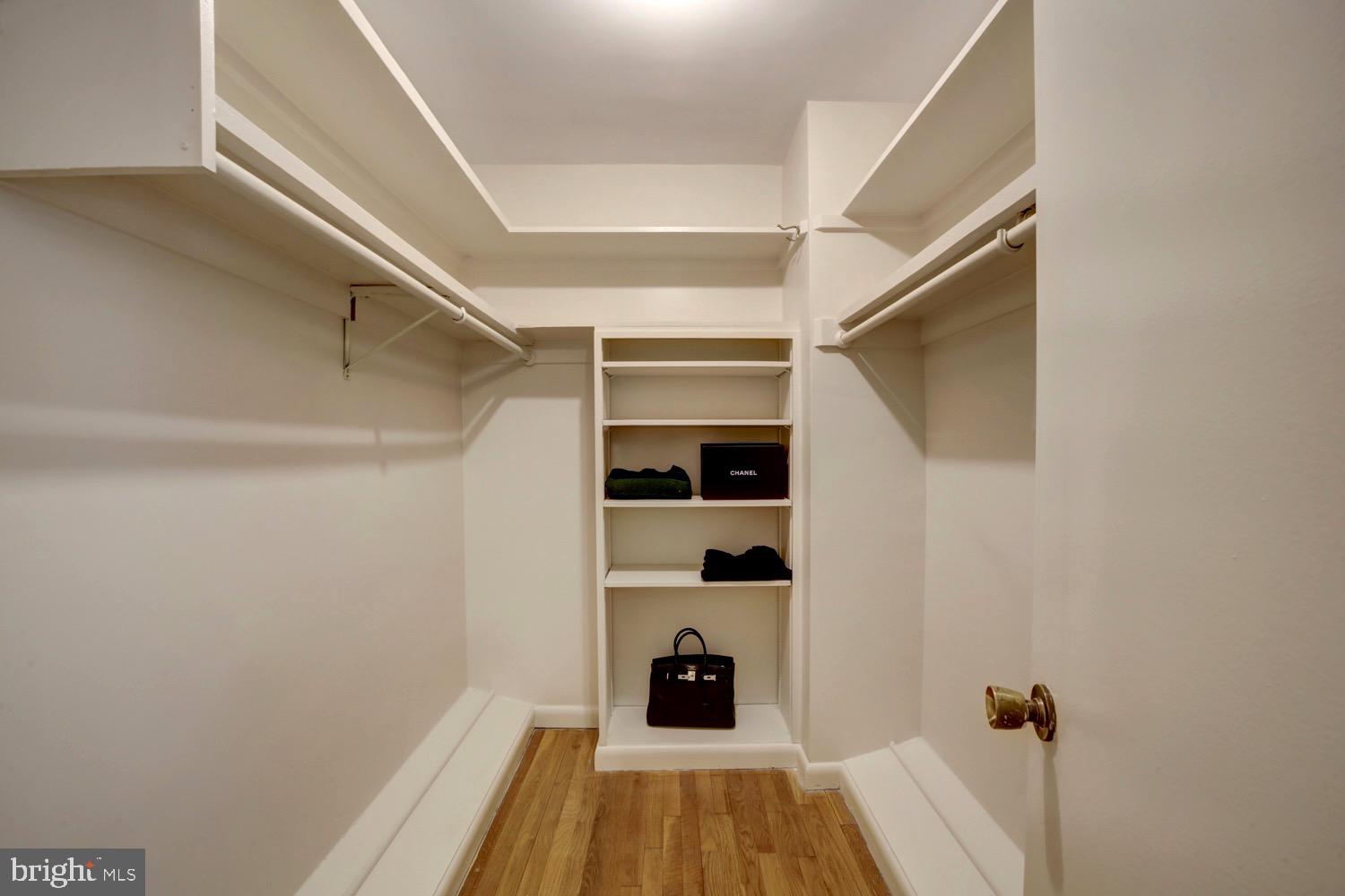 2824 ELLICOTT STREET NW