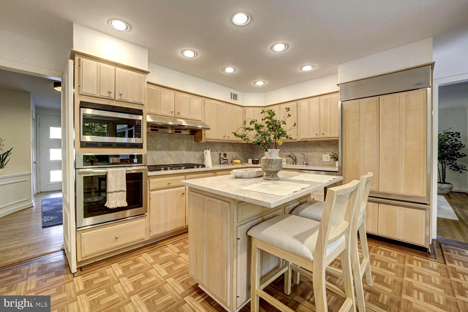 2824 ELLICOTT STREET NW